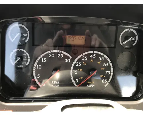 FREIGHTLINER M2-106 Truck