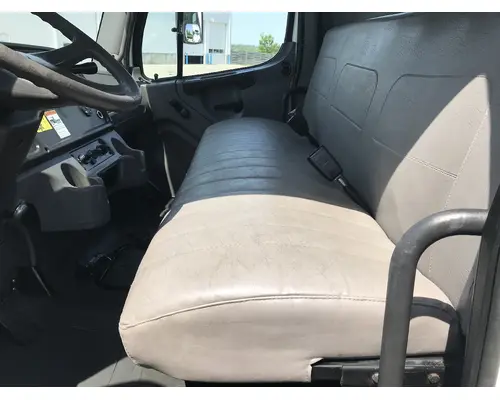 FREIGHTLINER M2-106 Truck