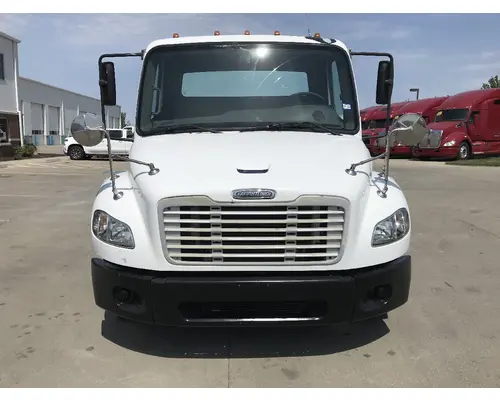 FREIGHTLINER M2-106 Truck