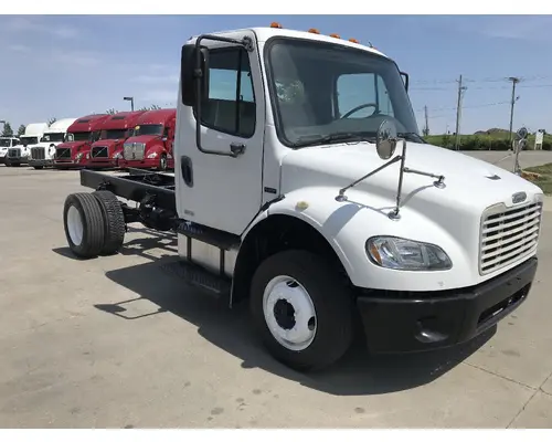 FREIGHTLINER M2-106 Truck