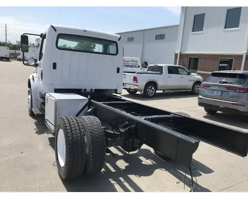 FREIGHTLINER M2-106 Truck