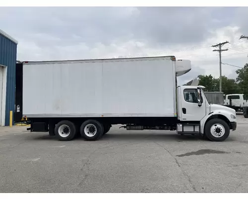 FREIGHTLINER M2-106 Truck