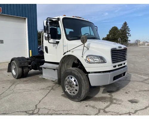 FREIGHTLINER M2-106 Truck