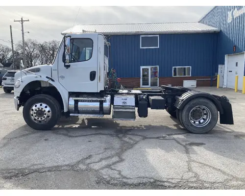 FREIGHTLINER M2-106 Truck
