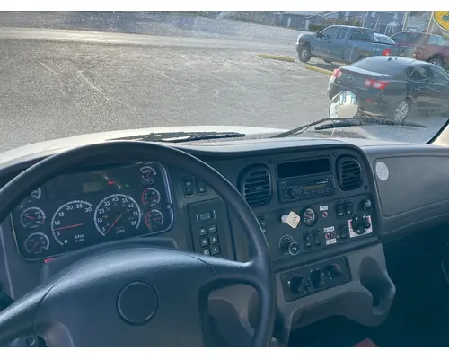 FREIGHTLINER M2-106 Truck