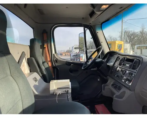 FREIGHTLINER M2-106 Truck