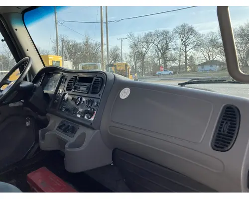 FREIGHTLINER M2-106 Truck