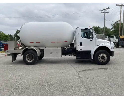 FREIGHTLINER M2-106 Truck