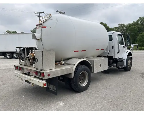 FREIGHTLINER M2-106 Truck