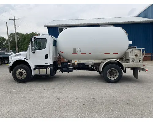 FREIGHTLINER M2-106 Truck