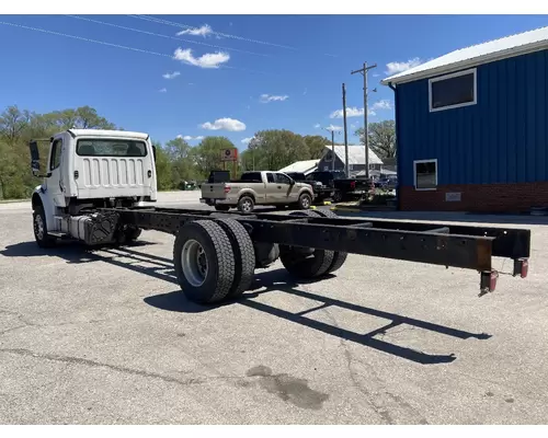 FREIGHTLINER M2-106 Truck