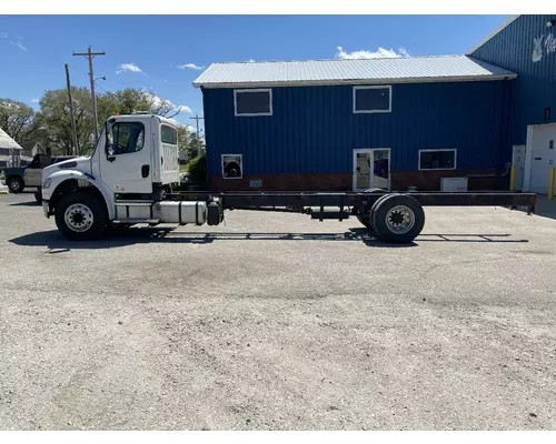 FREIGHTLINER M2-106 Truck