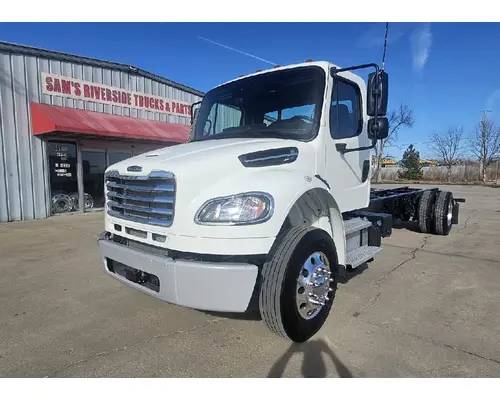 FREIGHTLINER M2 106 Used Trucks
