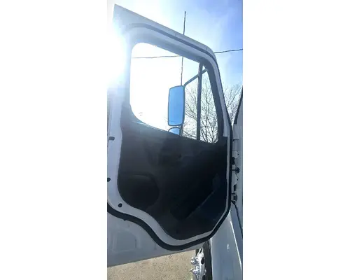 FREIGHTLINER M2 106 Used Trucks