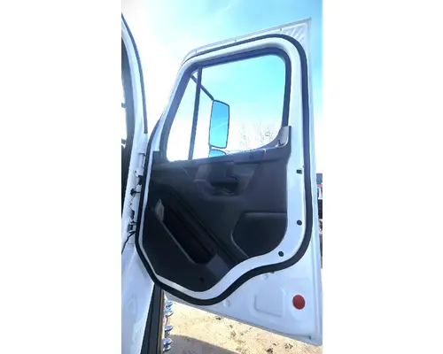 FREIGHTLINER M2 106 Used Trucks