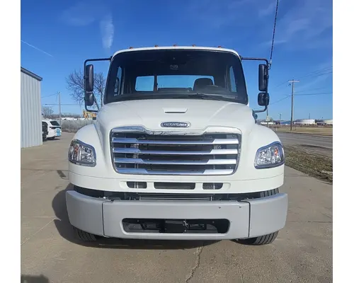 FREIGHTLINER M2 106 Used Trucks