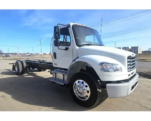 FREIGHTLINER M2 106 Used Trucks