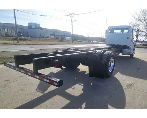 FREIGHTLINER M2 106 Used Trucks