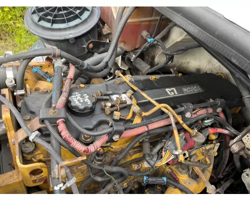 FREIGHTLINER M2 106 Valve Cover