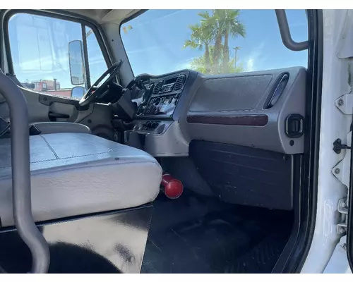 FREIGHTLINER M2 106 Vehicle For Sale