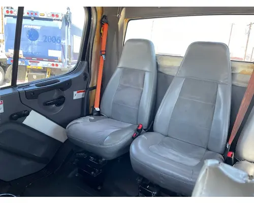 FREIGHTLINER M2 106 Vehicle For Sale