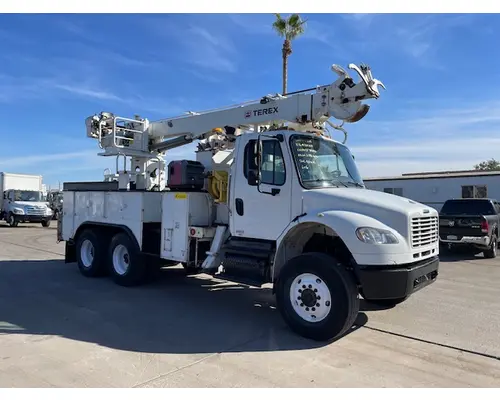 FREIGHTLINER M2 106 Vehicle For Sale