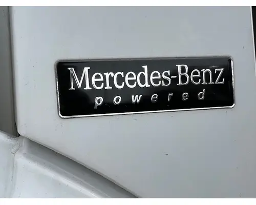 FREIGHTLINER M2 106 Vehicle For Sale