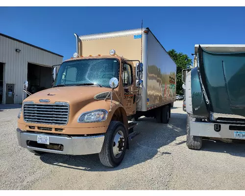 FREIGHTLINER M2 106 WHOLE TRUCK FOR PARTS