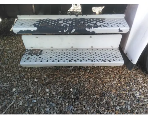 FREIGHTLINER M2 106 WHOLE TRUCK FOR RESALE