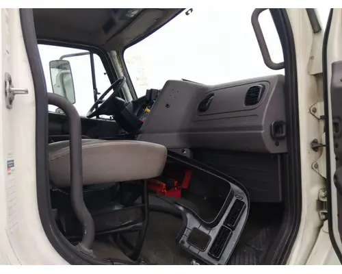 FREIGHTLINER M2 106 WHOLE TRUCK FOR RESALE