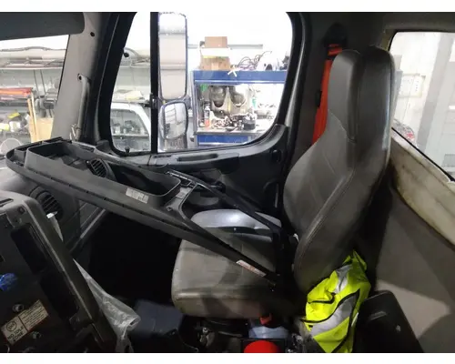 FREIGHTLINER M2 106 WHOLE TRUCK FOR RESALE