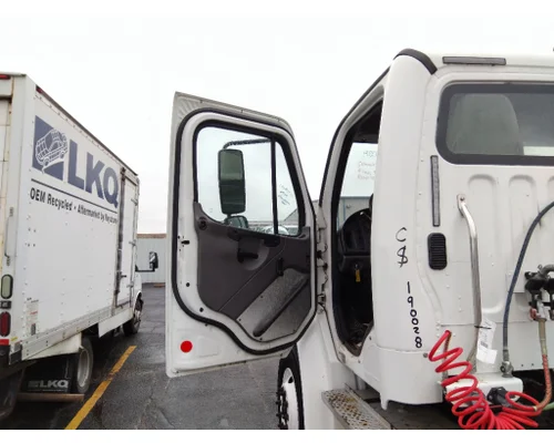 FREIGHTLINER M2 106 WHOLE TRUCK FOR RESALE