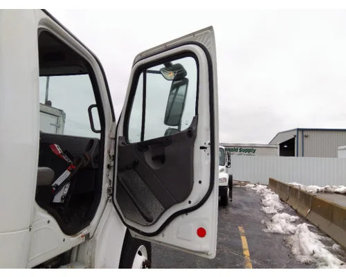 FREIGHTLINER M2 106 WHOLE TRUCK FOR RESALE