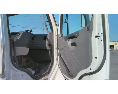 FREIGHTLINER M2 106 WHOLE TRUCK FOR RESALE