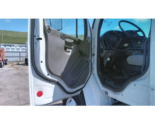 FREIGHTLINER M2 106 WHOLE TRUCK FOR RESALE