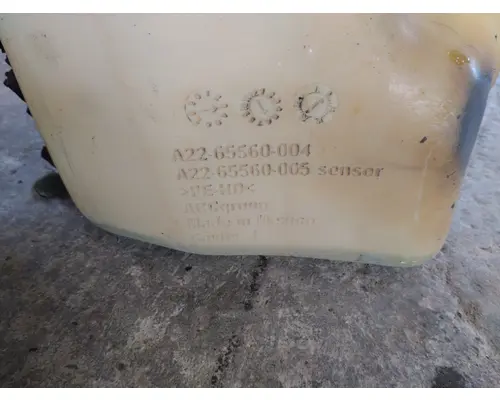 FREIGHTLINER M2 106 WINDSHIELD WASHER RESERVOIR