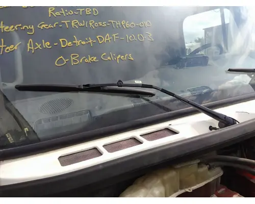 FREIGHTLINER M2 106 WINDSHIELD WIPER ARM