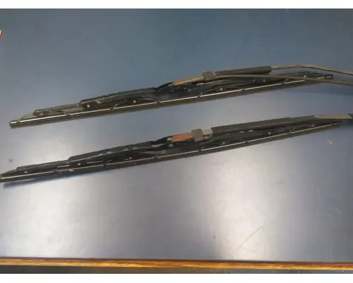 FREIGHTLINER M2 106 WINDSHIELD WIPER ARM