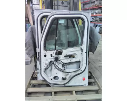 FREIGHTLINER M2 112 2002-2014 DOOR ASSEMBLY, FRONT