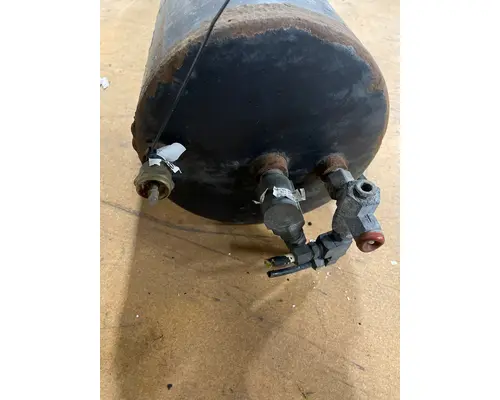 FREIGHTLINER M2 112 BUISNESS Air Tank