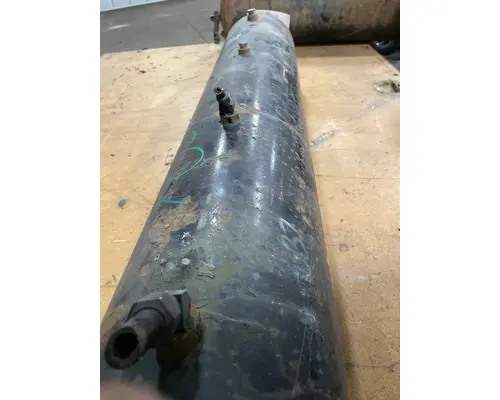 FREIGHTLINER M2 112 BUISNESS Air Tank