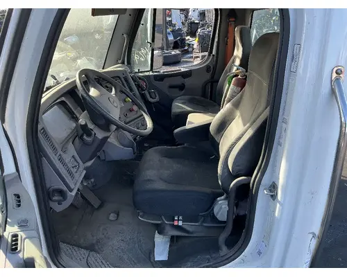 FREIGHTLINER M2 112 Medium Duty Cab Assembly