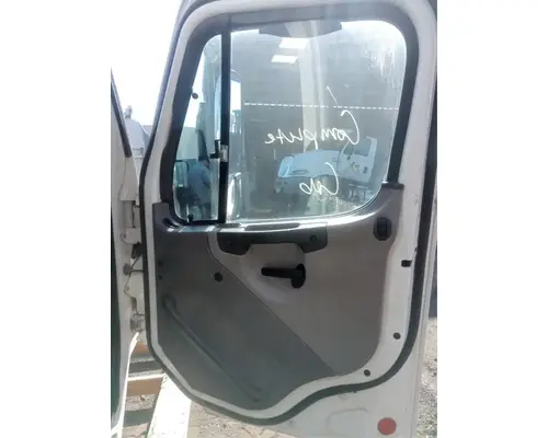 FREIGHTLINER M2 112 Medium Duty Cab Assembly