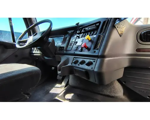 FREIGHTLINER M2 112 Medium Duty Cab Assembly