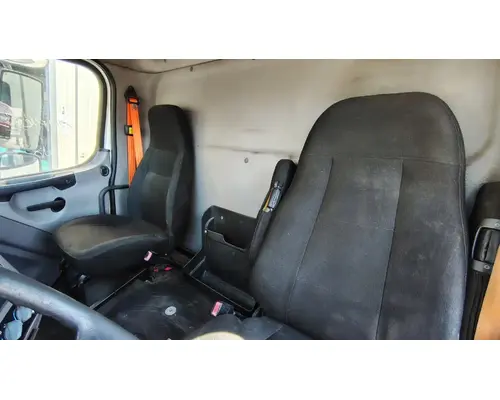 FREIGHTLINER M2 112 Medium Duty Cab Assembly