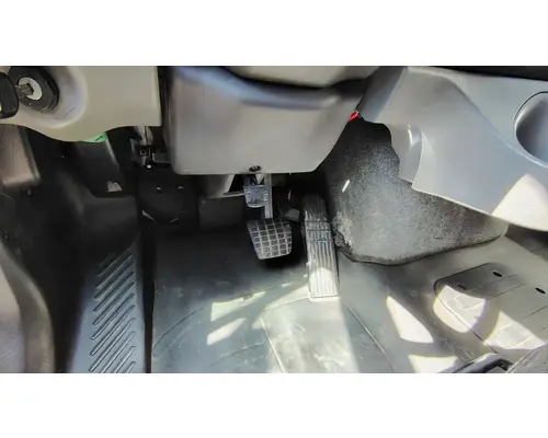 FREIGHTLINER M2 112 Medium Duty Cab Assembly