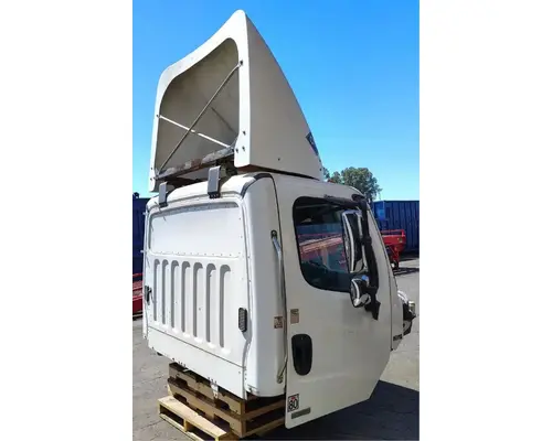 FREIGHTLINER M2 112 Medium Duty Cab Assembly
