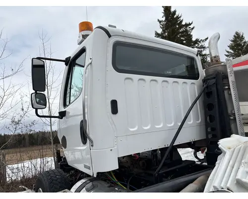 FREIGHTLINER M2 112V Cab