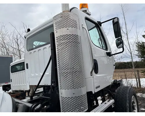 FREIGHTLINER M2 112V Cab