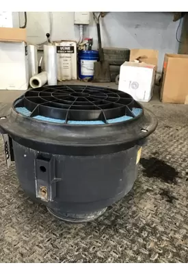 FREIGHTLINER M2 112 AIR CLEANER